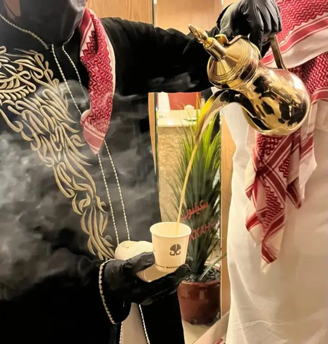 صورة من معرض الأعمال